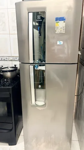 Refrigerador Frost Free Electrolux DW42X Prata