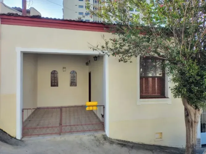 Casa excelente localizada no centro de Amparo