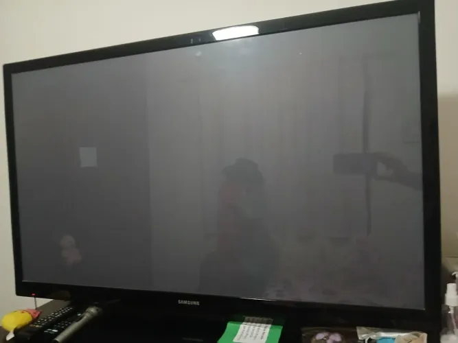 TV- Não funciona-somente para uso de peças