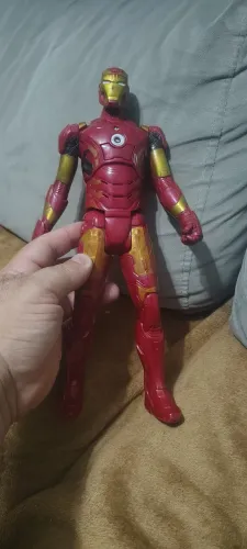 boneco homem de ferro funcionando 