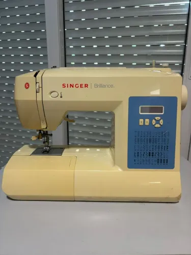 Máquina de costura Singer Brilliance