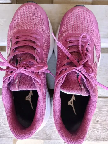 Tênis Mizuno Bordô Número 35.