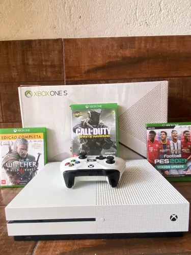 Vendo Xbox One S - 1 TB