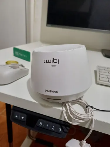 roteador Intelbras Twibi Force AX (com tecnologia Wi-Fi 6 e sistema Mesh).