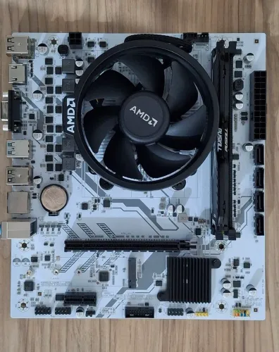 Kit AMD Ryzen 5 4650G Pro + B450 + 8GB
