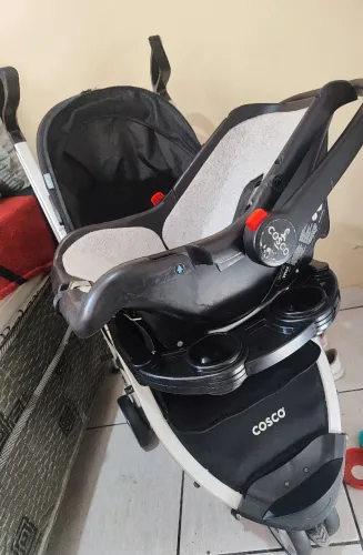 Vendo bebê conforto e carrinho cosco