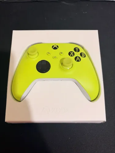 Controle XBOX SERIES X ELETRIC VOLT NOVO
