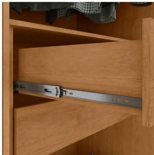 Vendo um guarda roupa semi novo, 8 portas Andará, estrutura forte