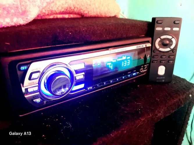 Aparelho Sony xplosound CDXGT627UX golfinho leia a descrição