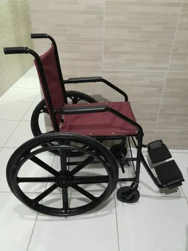 Cadeira de rodas em 05x no cartão!