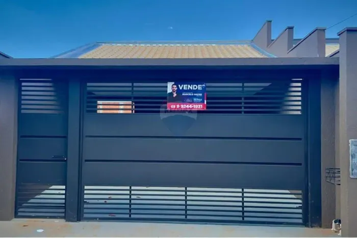 Casa moderna com 2 quartos, garagem para 2 carros e ótimo potencial de ampliação