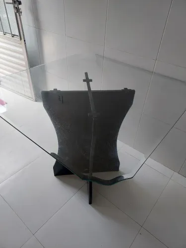 Mesa cozinha tampo de vidro, base granito.