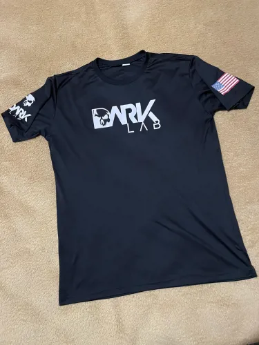 Camisa Dark Lab Tamanho M - Excelente Estado