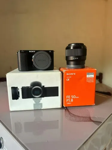 Camera Sony ZVE-10 + 50mm 1.8 FE - 566 cliques