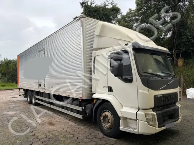 VOLVO VM 270 ANO 2020 6x2 BAU 11M