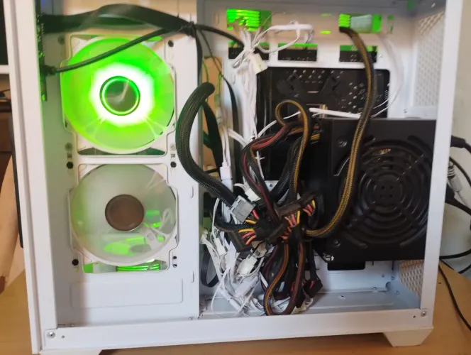 Fonte gamer gamemax 650w bronse
