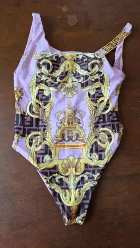 Maiô Fendi + Versace Fendace