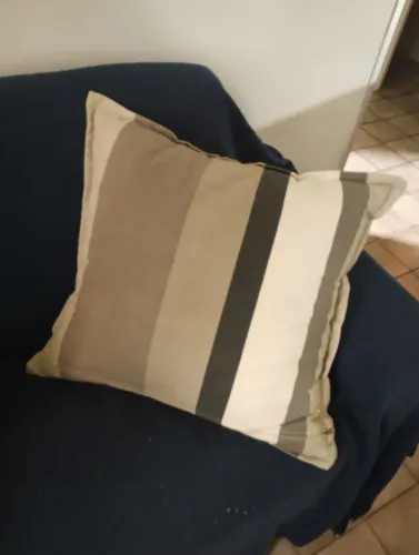Par de Almofadas Decorativas 50 x 50 - Excelente Estado<br>Renove sua sala