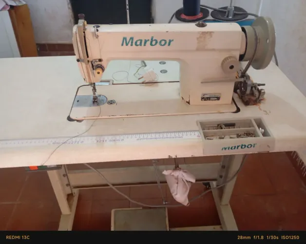 Máquina de costura industrial 