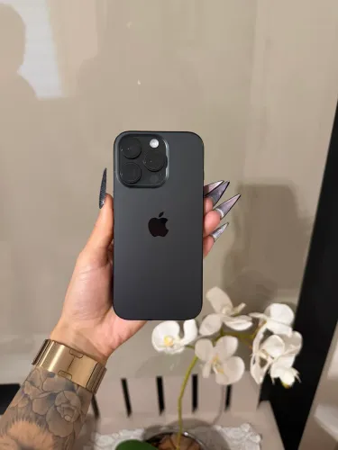 iPhone 16 Pro 1TB Titânio Preto IMPECÁVEL