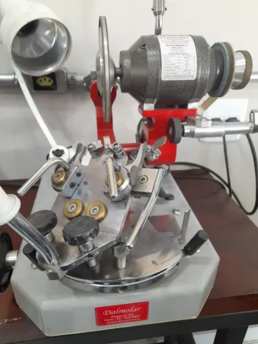 Máquina de afiar alicates