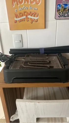 Churrasqueira elétrica com pé