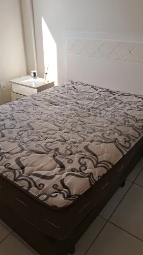 Vendo Cama Casal (Colchão + Box)