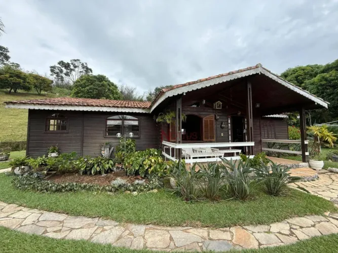 Sítio com 4 dormitórios à venda, 430000 m² por R$ 2.200.000 - Zona Rural - Florestal/MG