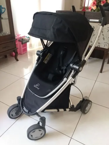 Carrinho de Bebê e Bebê conforto Quinny Zapp
