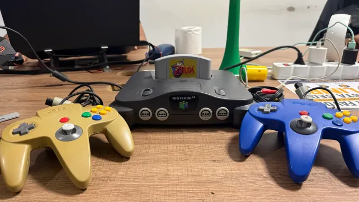 Nintendo 64 original com controles originais (fita original do zelda venda a parte)