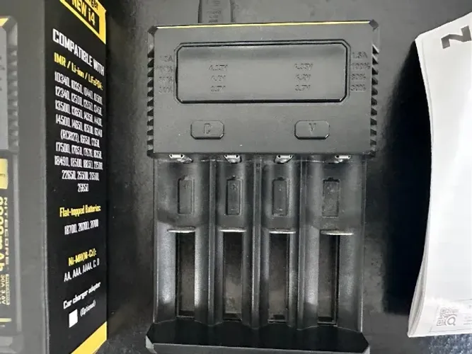Carregador de Bateria Inteligente Nitecore I4 (carrega baterias de litio)