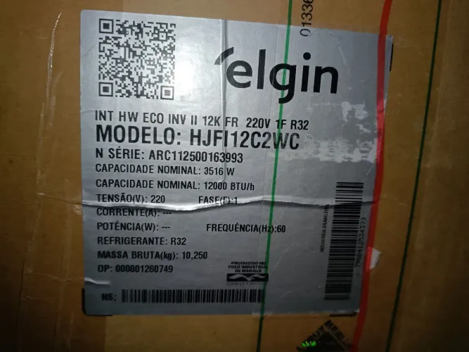 Ar condicionado tirado de uma empresa