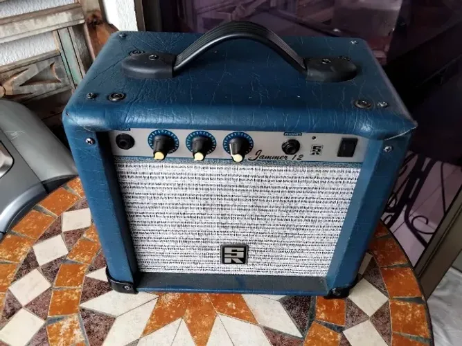 Caixa amplificadora de som( para guitarra ou violão)
