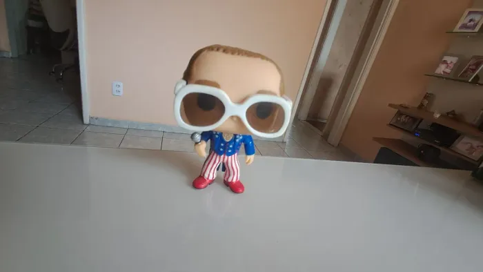 Miniatura do elton jonh funko pop