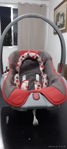 Bebê conforto COSCO vermelho e cinza 0 a 13kg