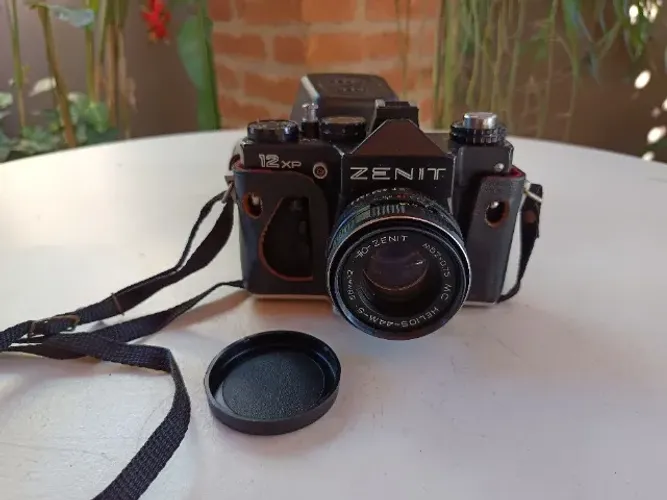 Câmera Analógica Zenit 12XP + Lente Helios 44M-5 58mm F/2