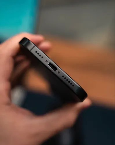 iPhone 16 Pro Max 256 ( semi novo )