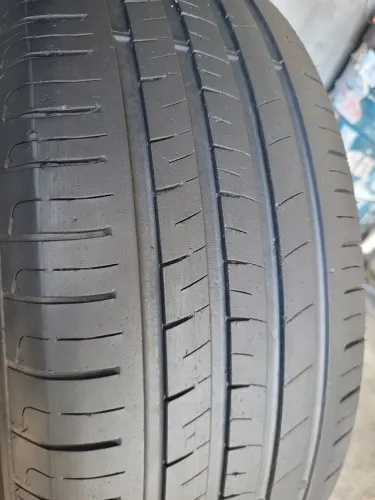 Pneu 235/60-R16 usado seminovo com serviço montagem incluso 300,00 reais última unidade.