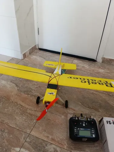 Aeromodelo novo zerado 