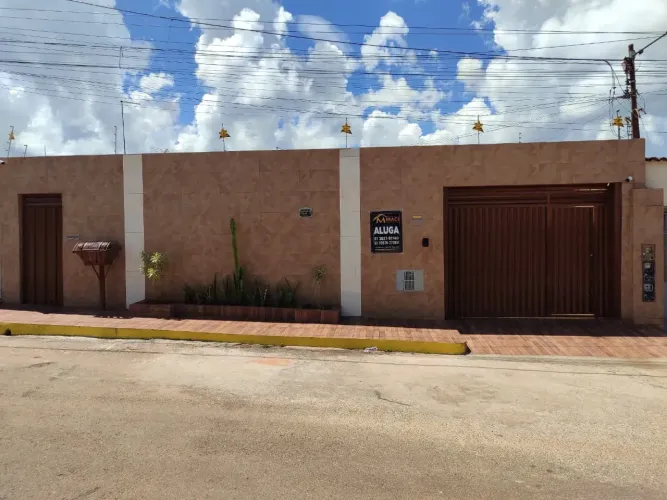 Casa para aluguel na Etapa B, com aproximadamente 175m²