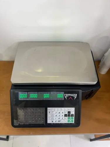 Vendo balança comercial etiquetadora Ramuza