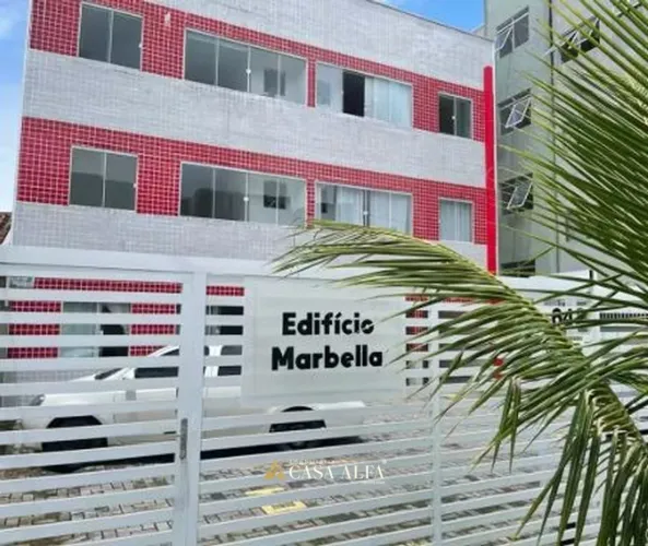 Apartamento mobiliado na quadra do mar