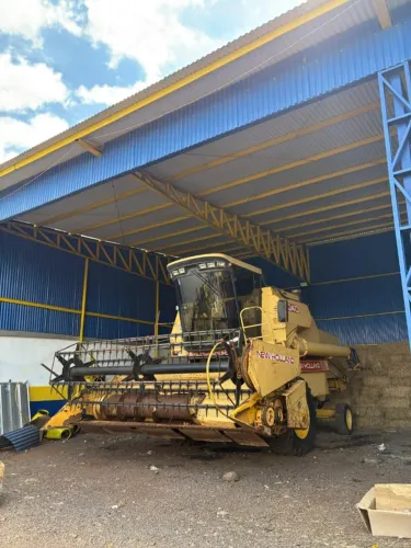 COLHEITADEIRA, NEW HOLLAND, MODELO 8040 - ANO 1990