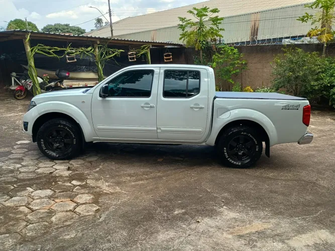 Nissan Frontier Platinum CD 4X4 2.5 TB Diesel 2014
