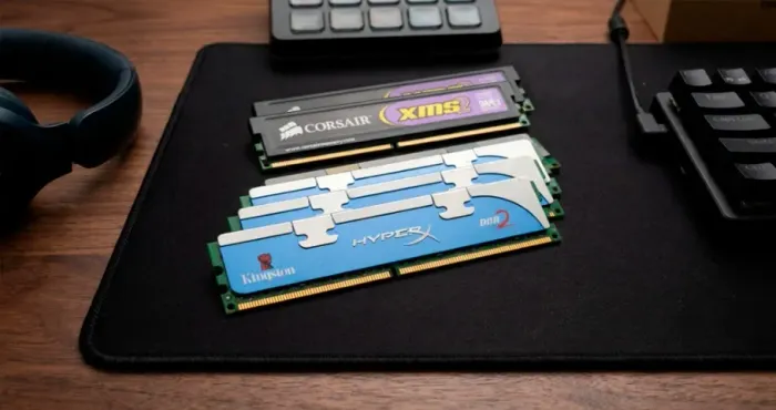 Lote Memórias DDR2 Premium 12GB (Kingston HyperX + Corsair XMS2) - PC Retrô