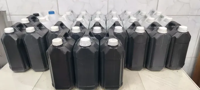 35 bombonas de 5 litros