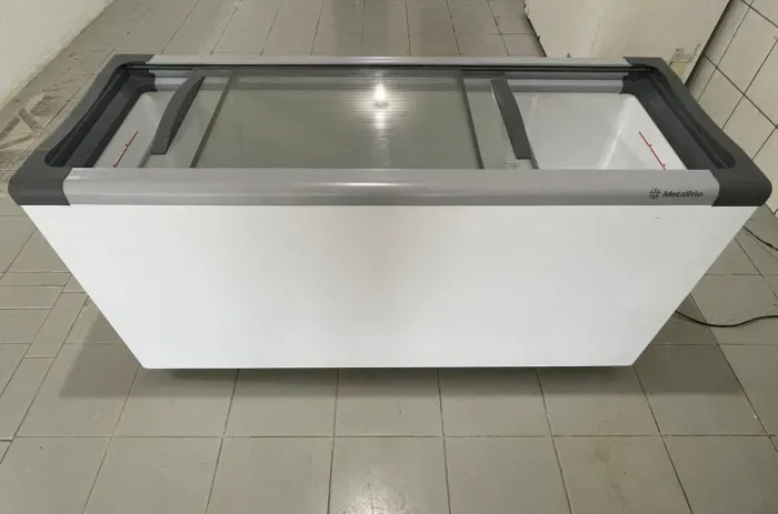 Freezer horizontal - Metal frio - tampa de vidro