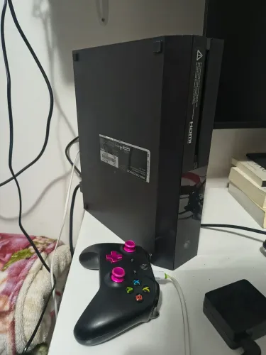 Xbox one Fat 500 Gb ( controle + 3 jogos)