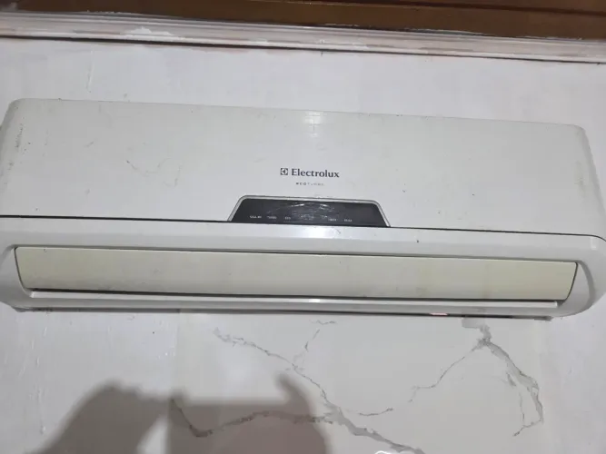 AR-CONDICIONADO ELECTROLUX 12.000 BTUS