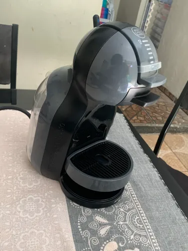 Cafeteira nescafé dolce gusto